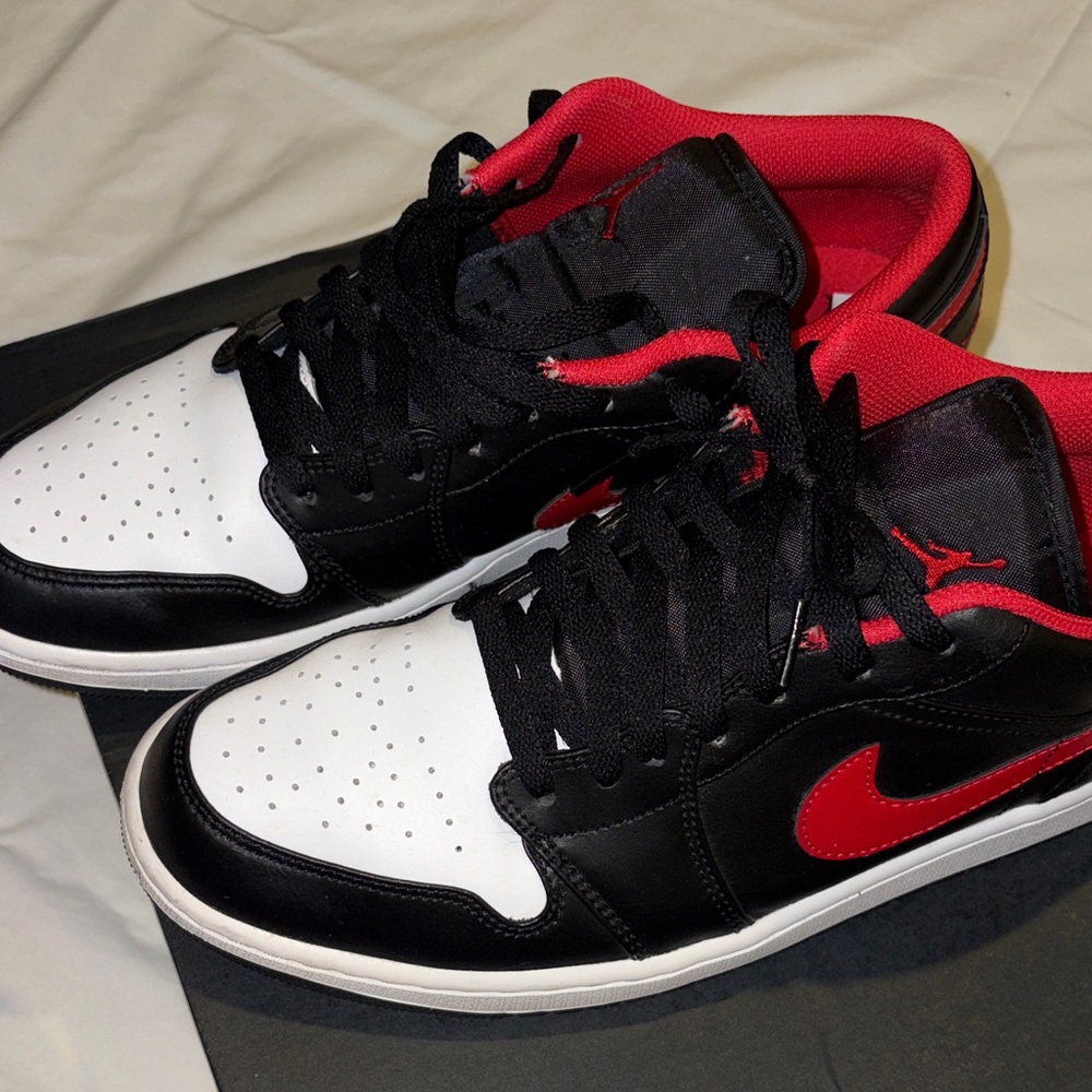 Nike Air Jordan 1 Low Fire Red Men's Size 12 Shoes Black White Red Sneakers